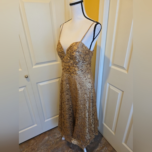 JOSEPH RIBKOFF GOLD LACE DRESS, SIZE 10 - Picture 3 of 11